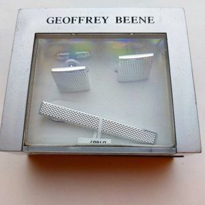 Geoffrey Beene Mens Cufflinks and Tie Clip Combination